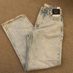 Abercrombie and Fitch jeans. The loose high-rise. Curve love. Size 26. 2R